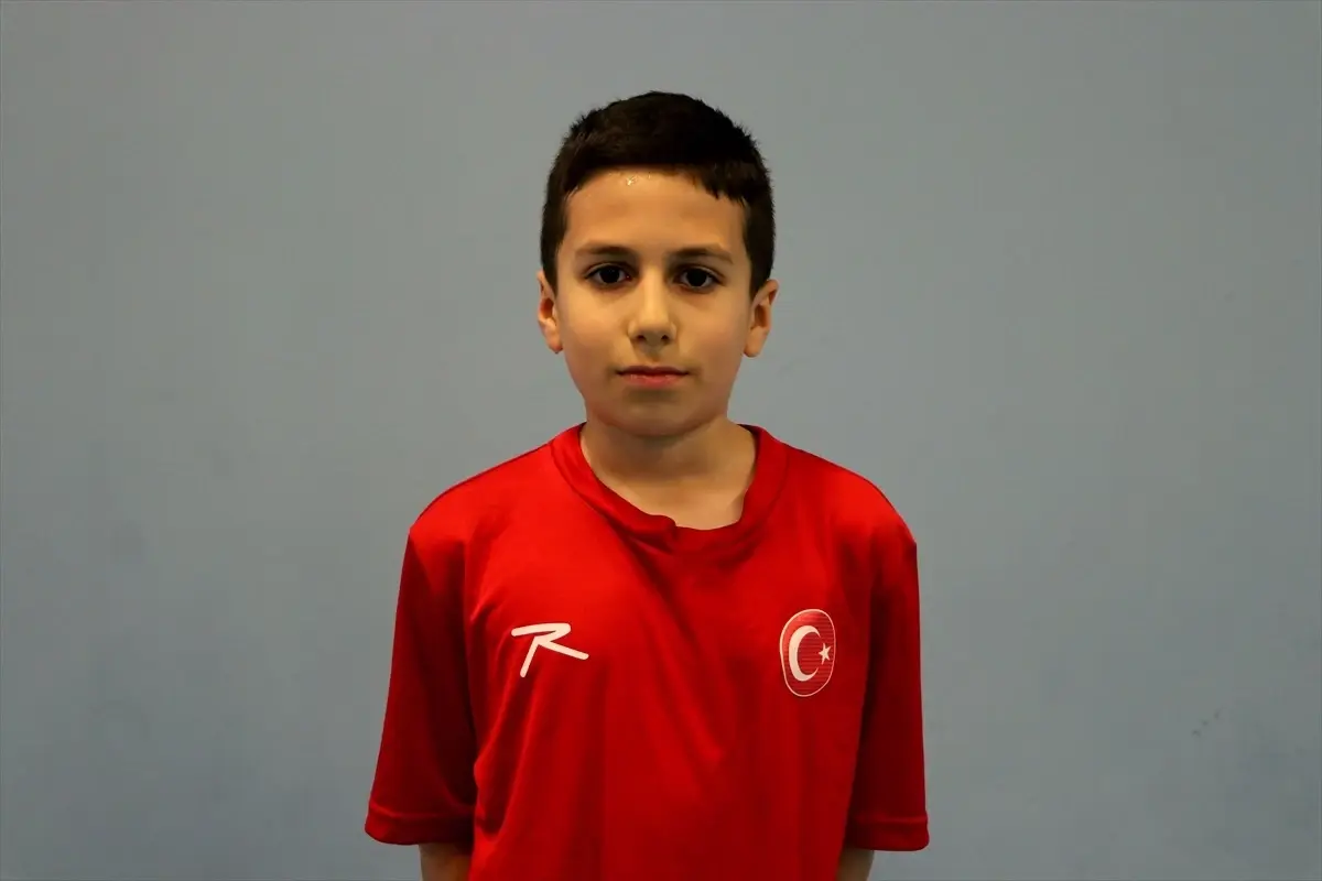 10 Yaşındaki Badminton Yıldızı