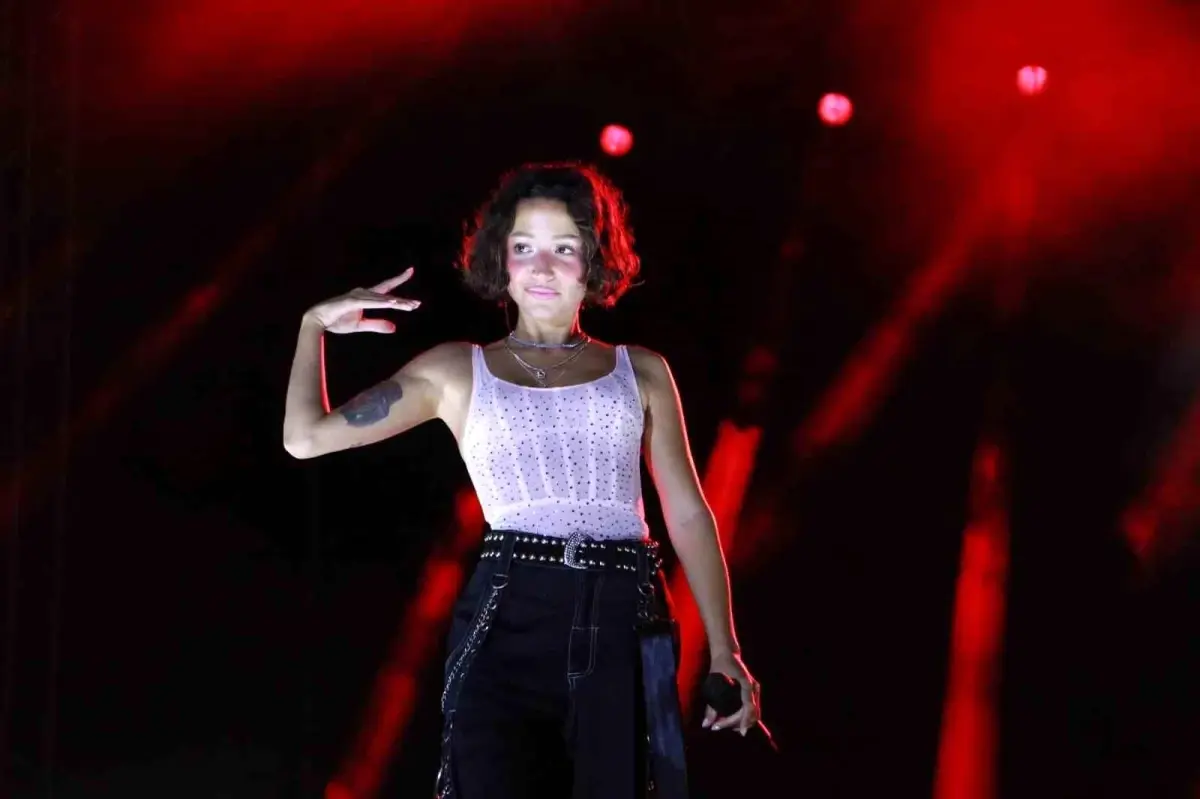 59. Kiraz Festivali'nde Yüksek Sadakat ve Zeynep Bastık Coşkusu