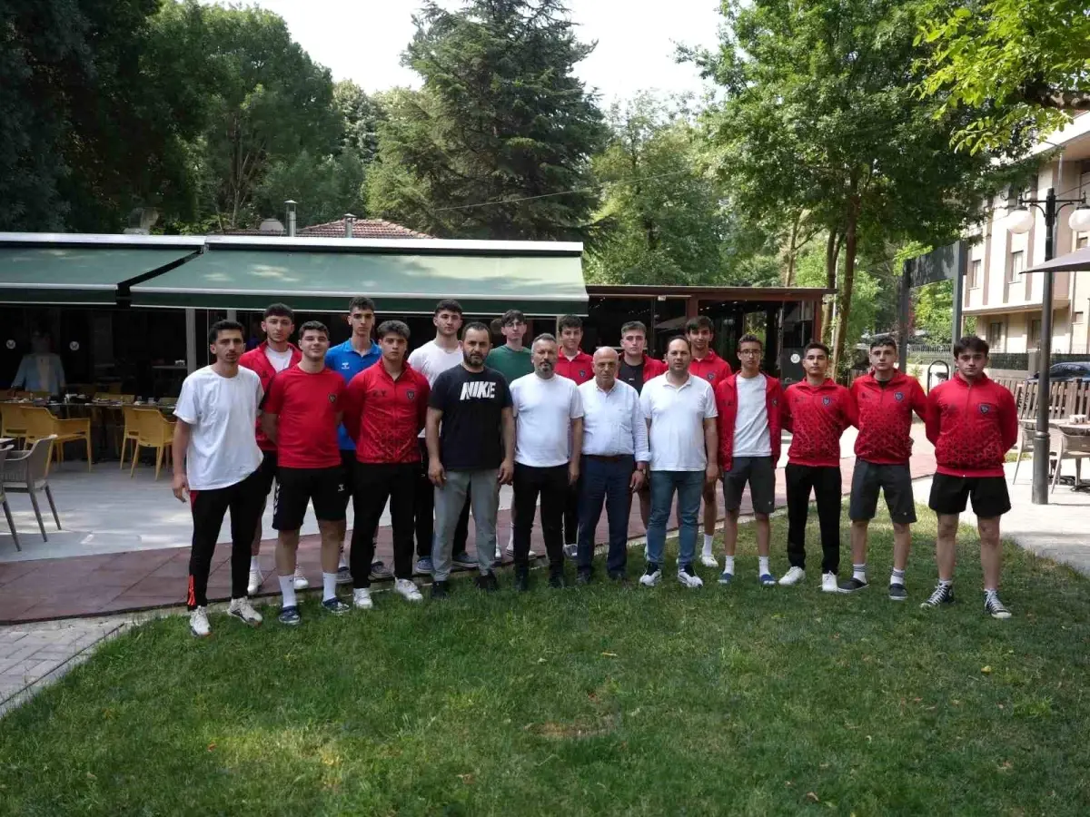 Düzce Genç Erkek Voleybol Takımı, Türkiye Finalleri'ne Uğurlandı