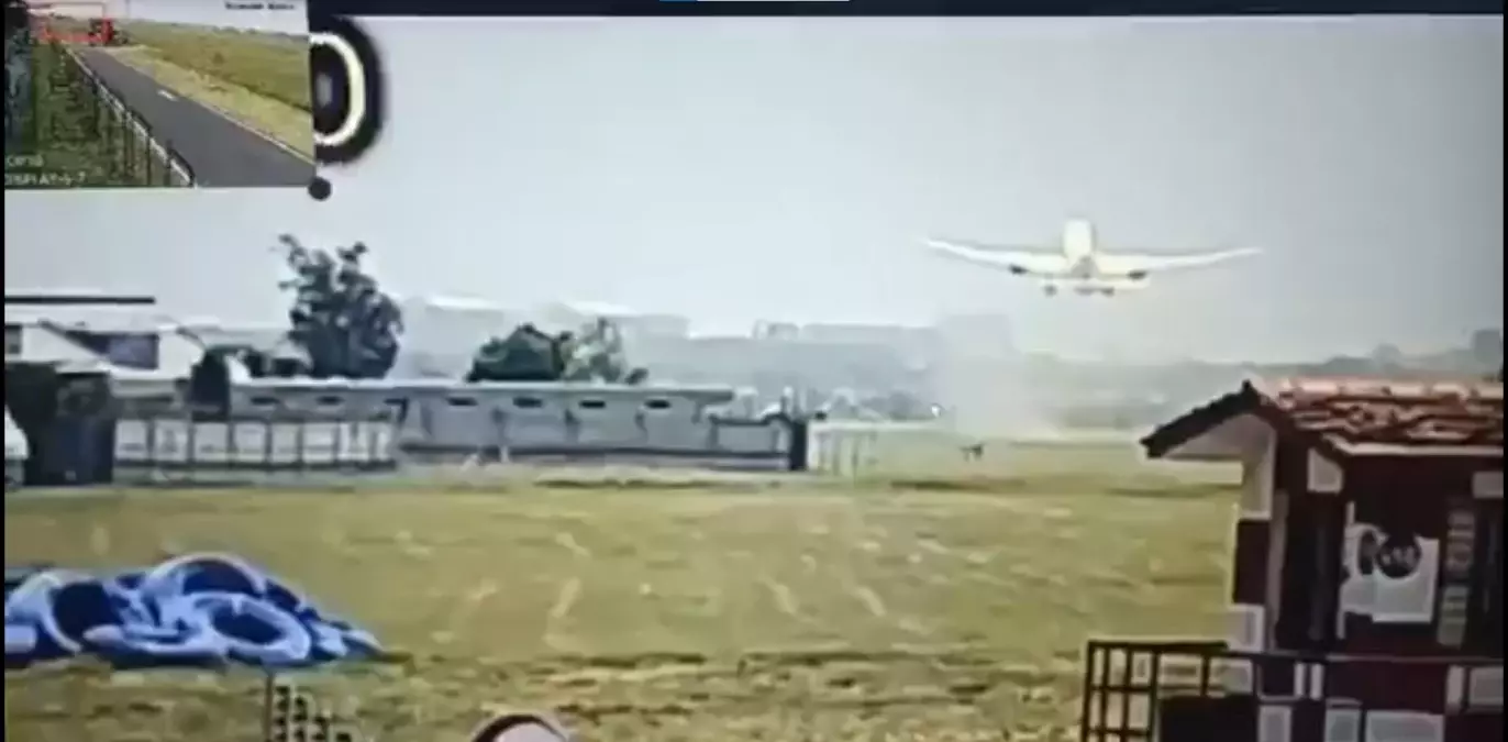 Hindistan'daki uçak kazasından yeni görüntüler! Saniyeler içinde çakılmış