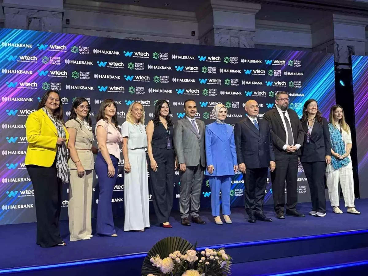 Kadınlar Teknolojide Güçleniyor