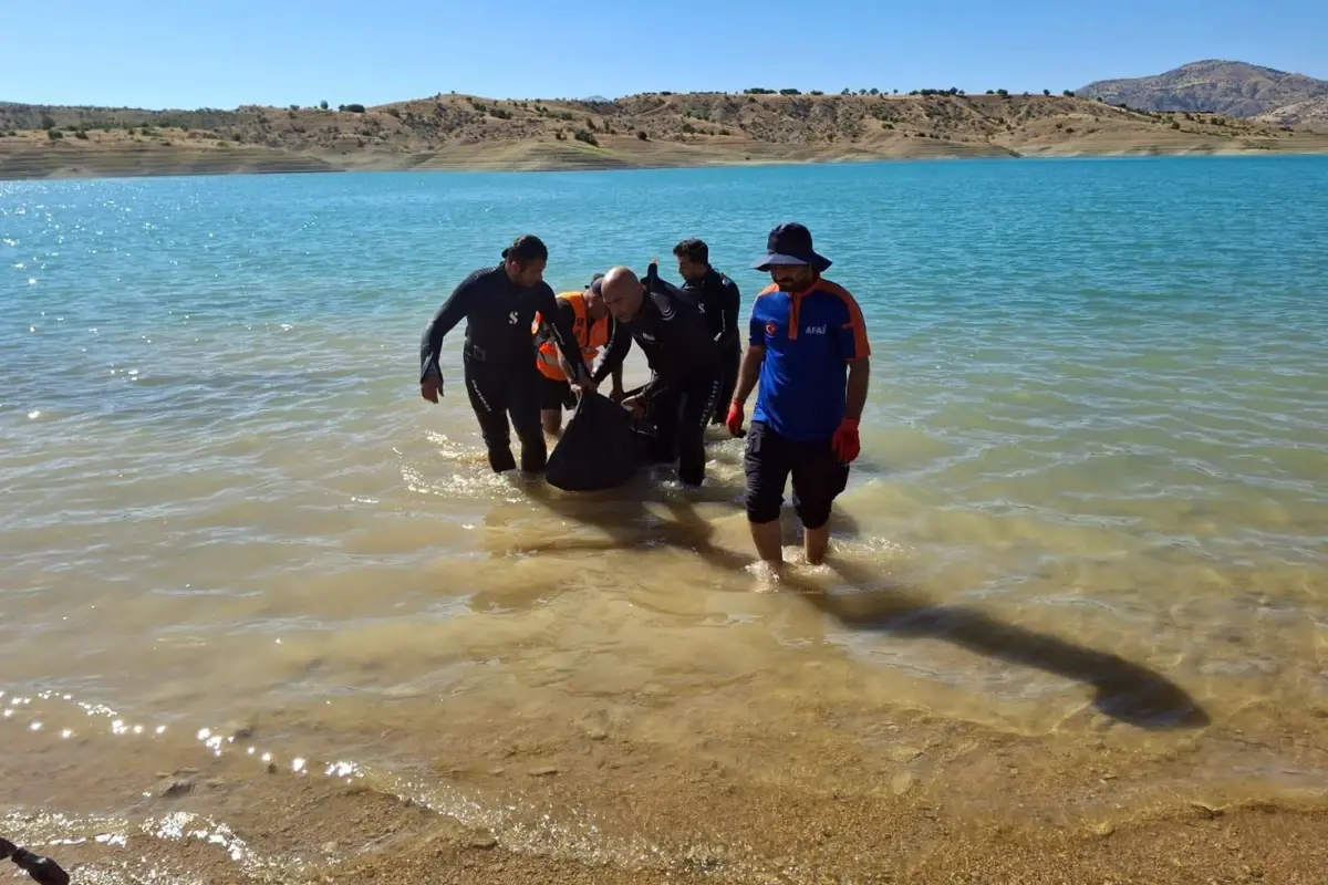 Karpuz almak için girdiği barajda boğuldu