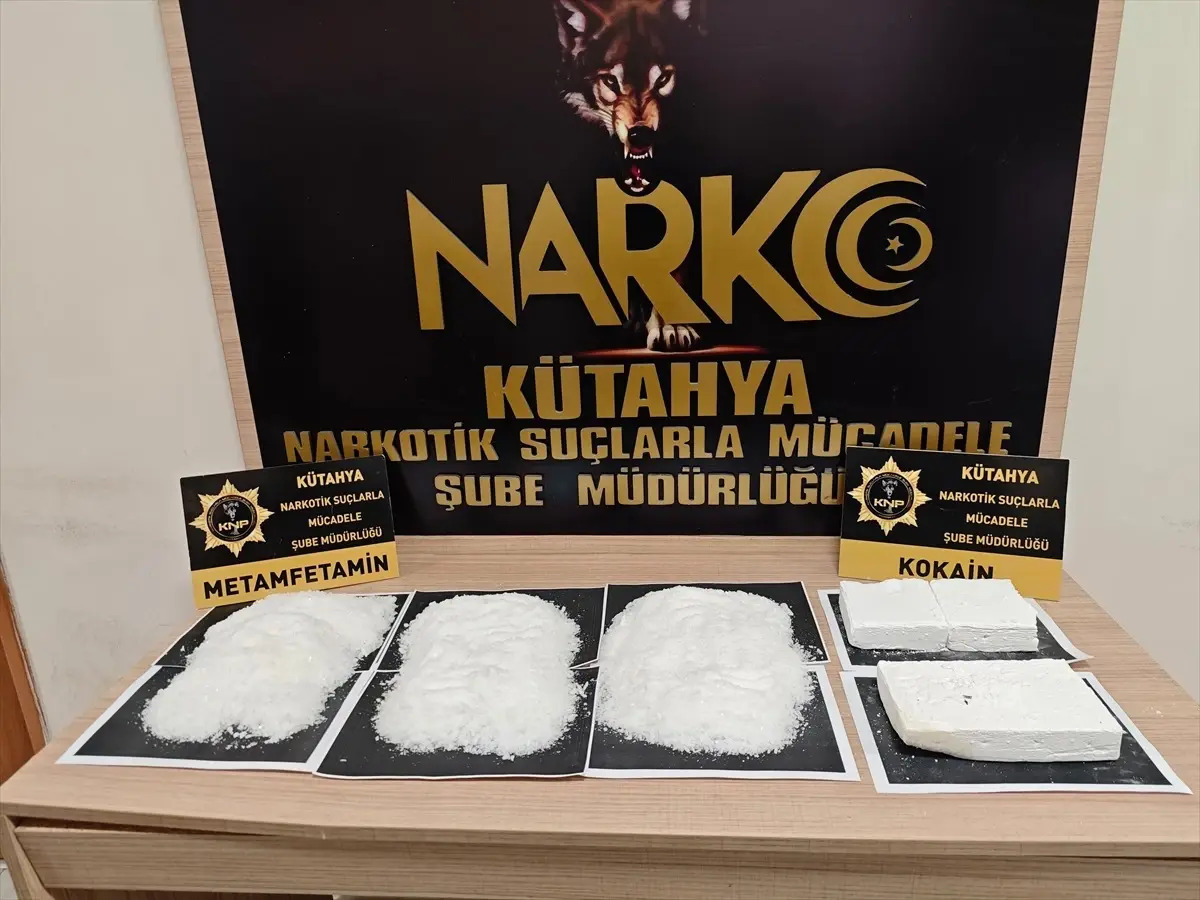 Kütahya'da Uyuşturucu Operasyonunda 3 Tutuklama