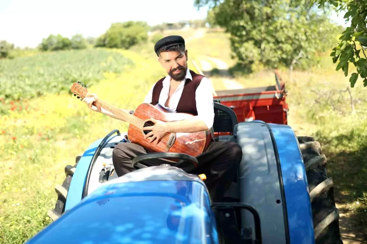 Mehmet Çevik'in Yeni Hiti: Lingo Lingo Şişeler!