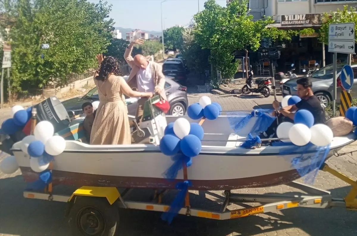 Nazilli'de Renkli Sünnet Düğünü Konvoyu