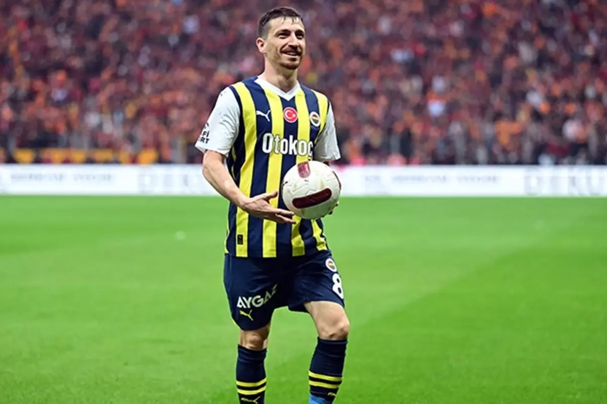 Takımdan ayrılıyor mu! Fenerbahçe'den Mert Hakan Yandaş kararı