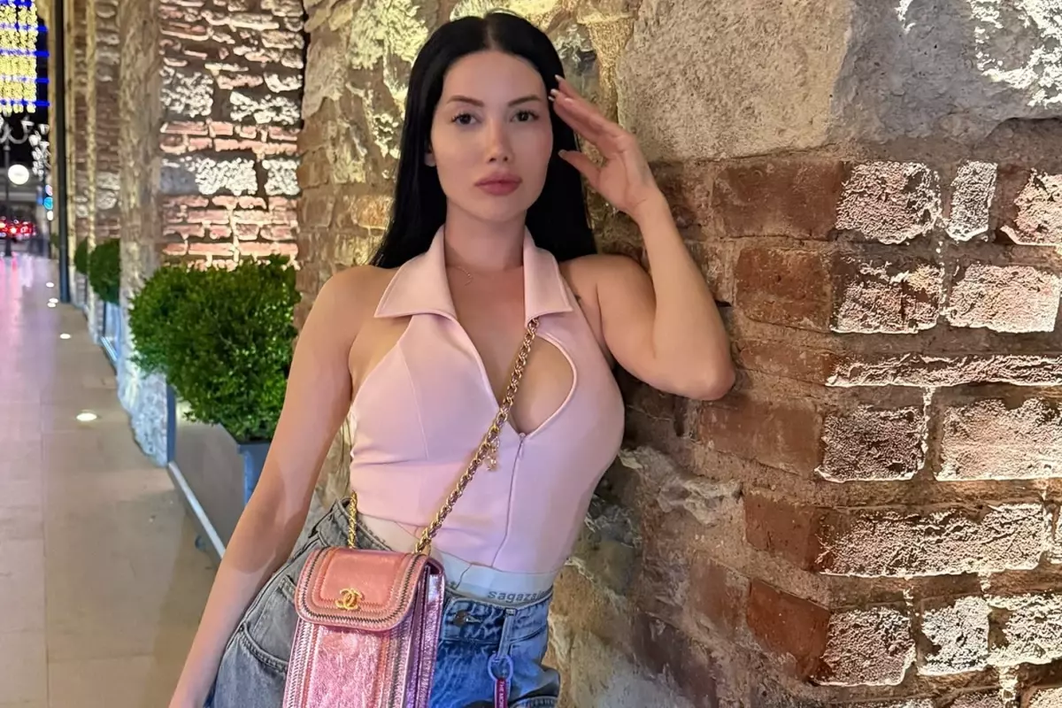 Cansel Ayanoğlu Alaçatı'da locaya verilen fiyatı duyunca isyan etti