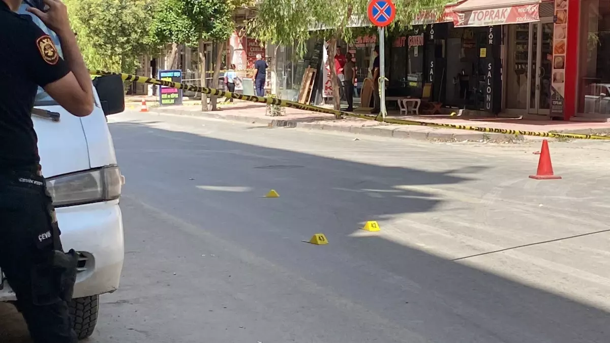 Elazığ'da Uyuşturucu Krizi: Polis Memuru Yaralandı, Şüpheli Hayatını Kaybetti