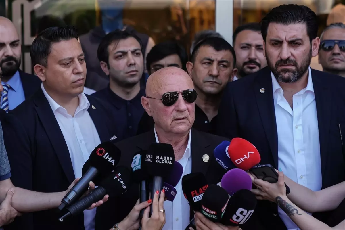 Fenerbahçe Olağanüstü Genel Kurul İçin İmza Topladı