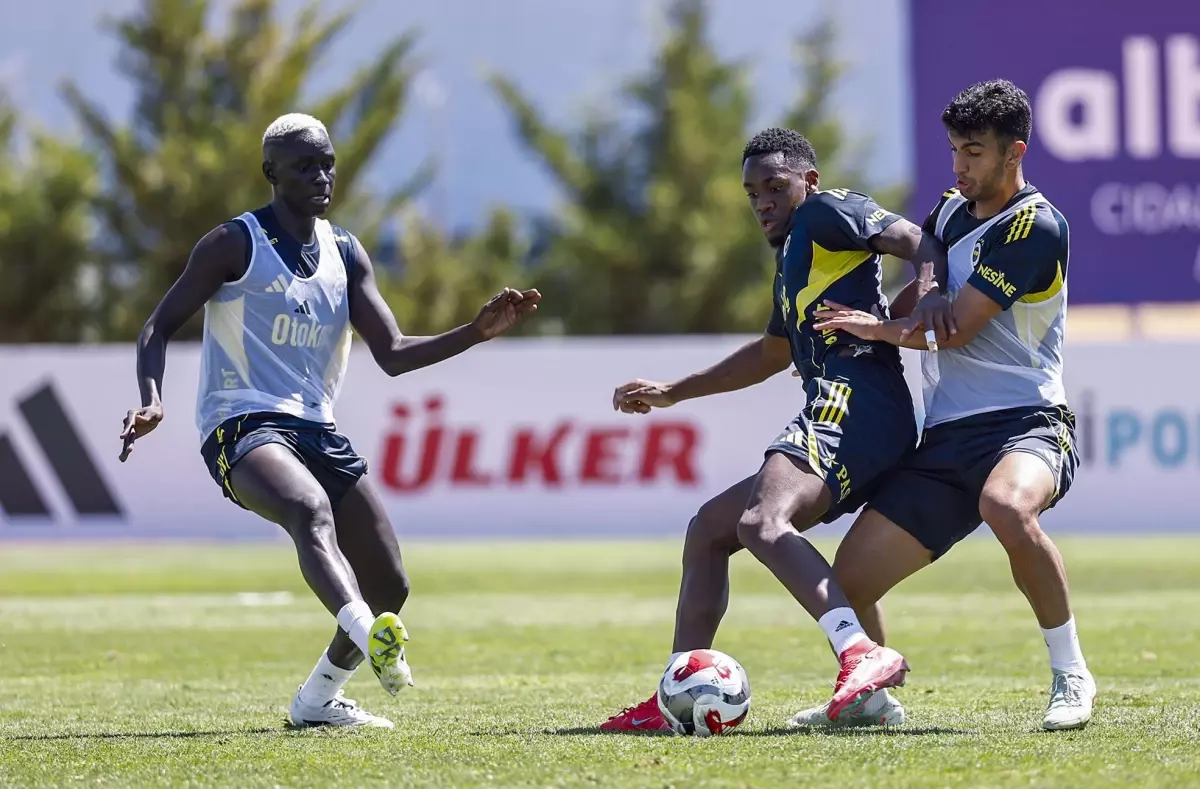Fenerbahçe Portekiz'de Antrenmanlarına Devam Ediyor