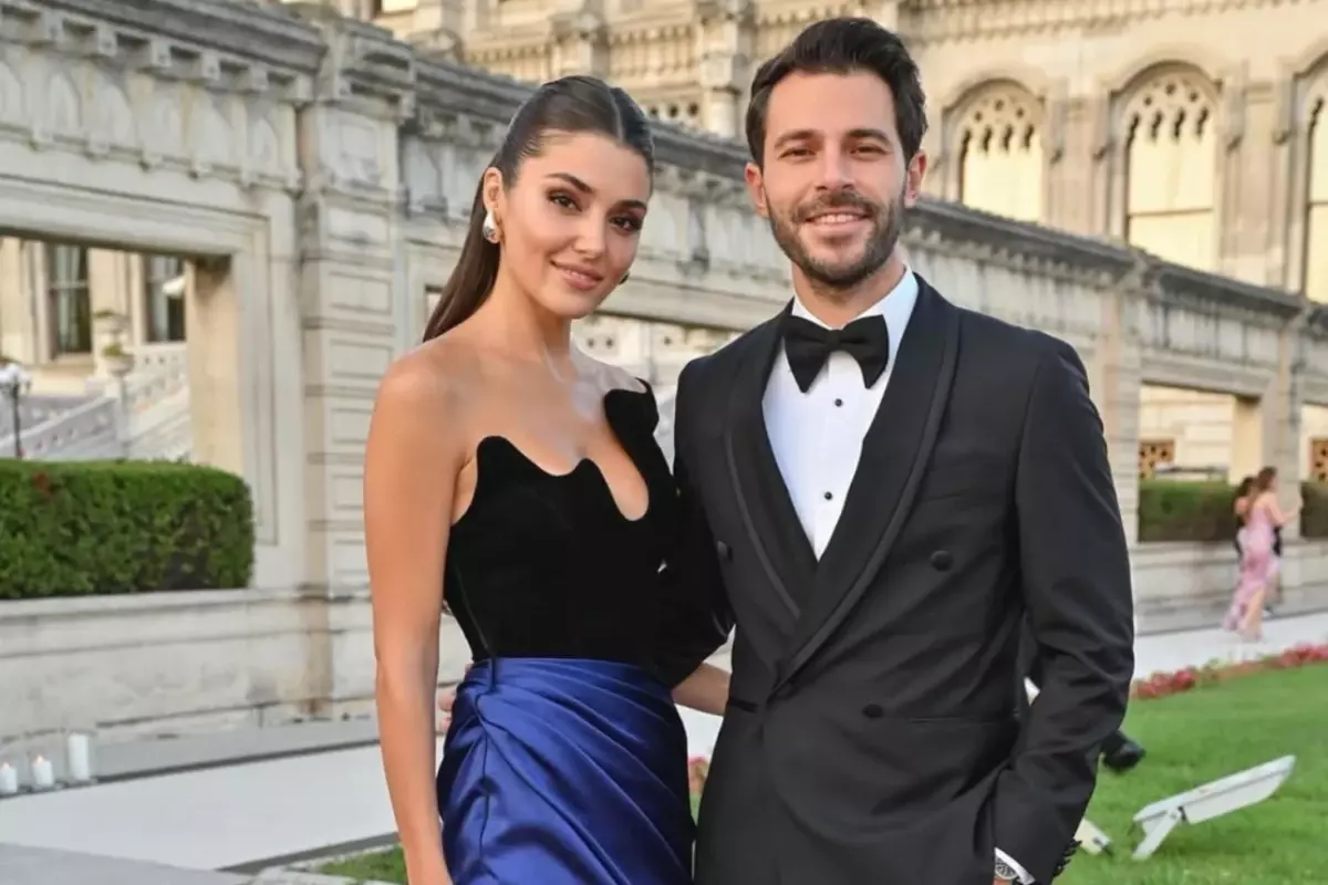 Hande Erçel ve Hakan Sabancı İtalya'da aşka geldi