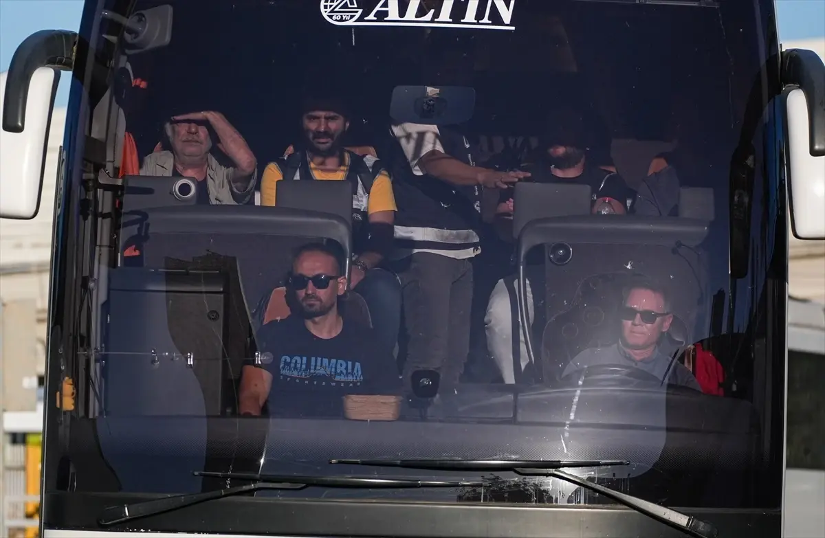 İzmir'de Yolsuzluk Operasyonu: 119 Şüpheli Adliyeye Sevk Edildi