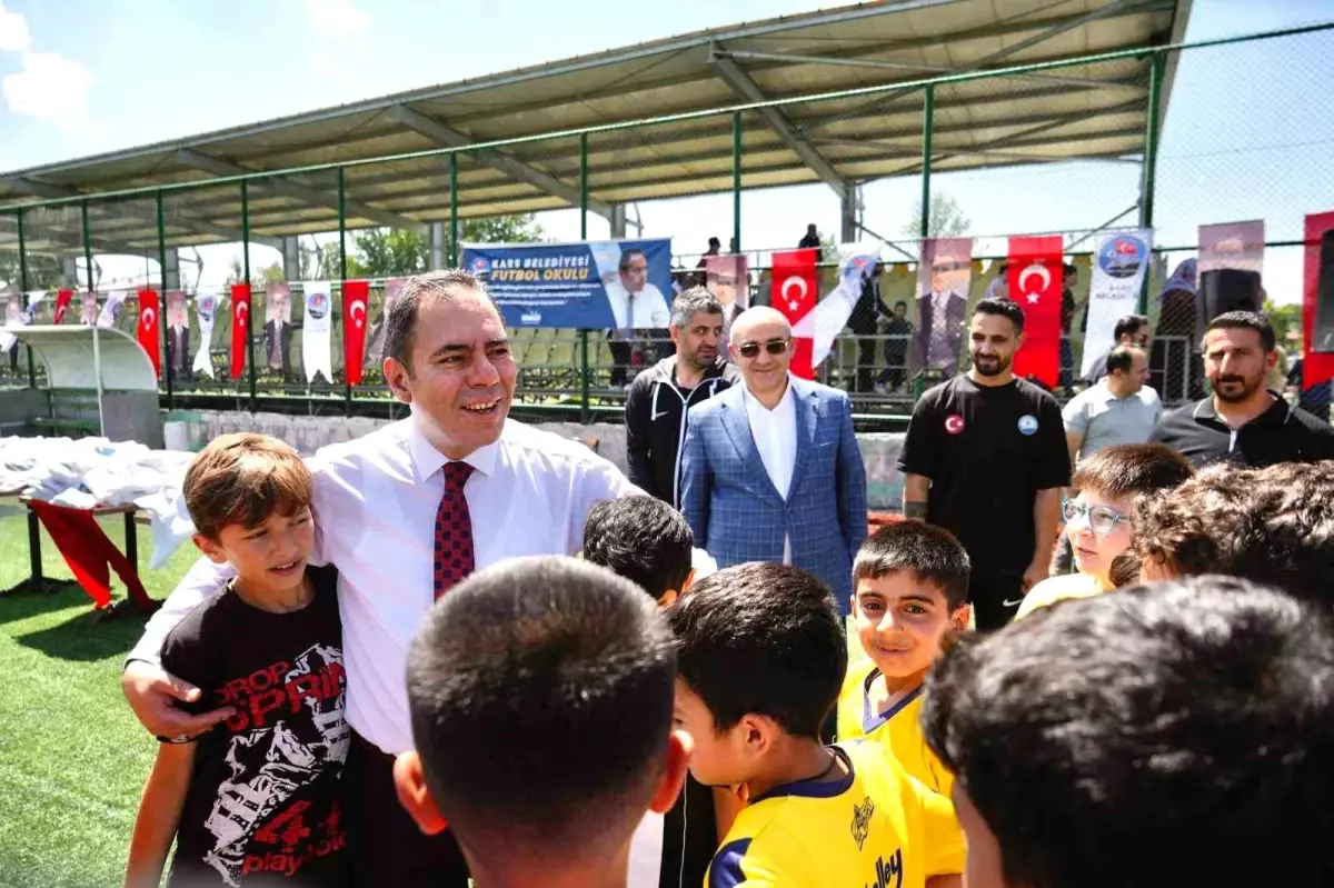Kars Belediyesi Futbol Okulu Projesi Başladı
