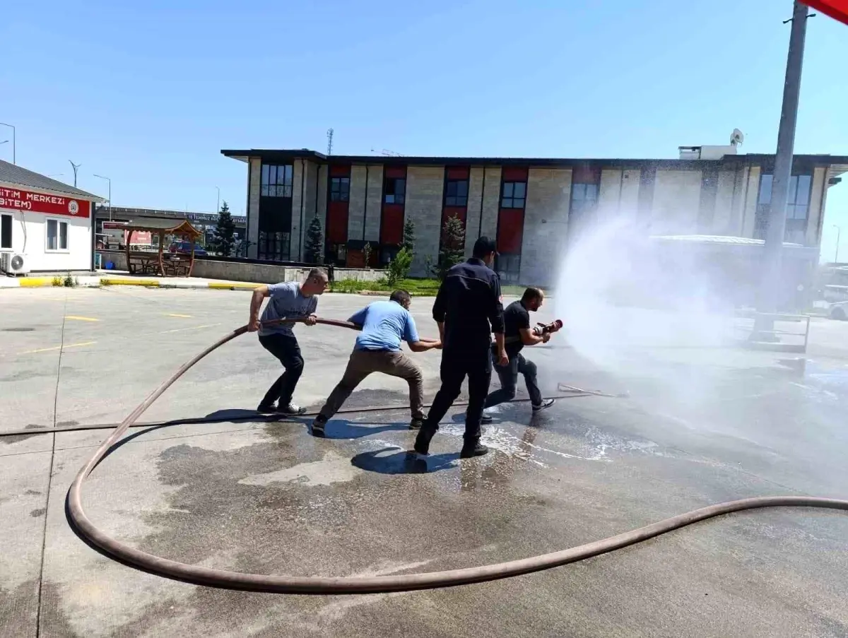 Kocaeli İtfaiyesinden Sanayiye Yangın Güvenliği Eğitimi