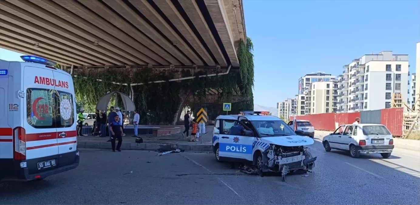 Samsun'da Trafik Kazası: 3 Yaralı