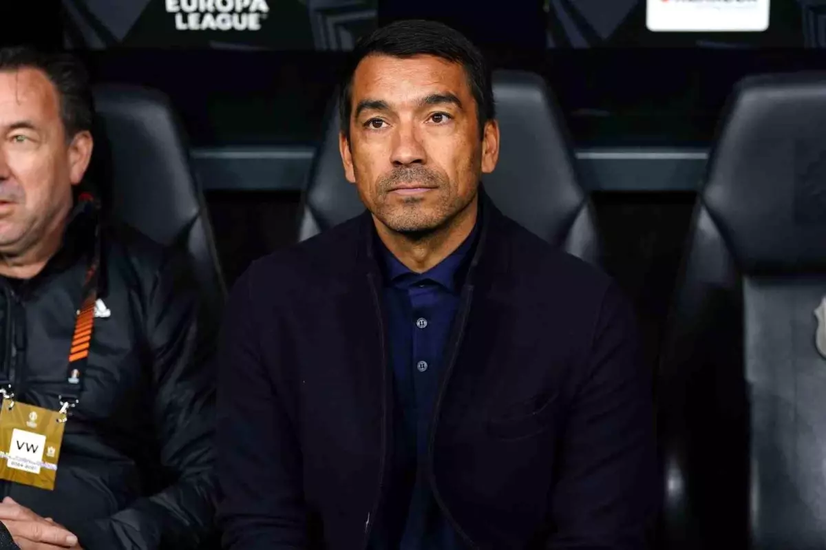 Van Bronckhorst, Liverpool'da!